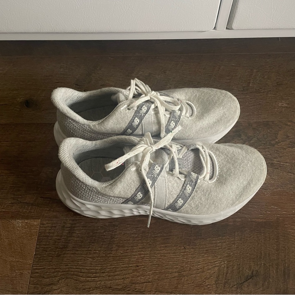 New Balance Arishi Fresh Foam Running Shoes